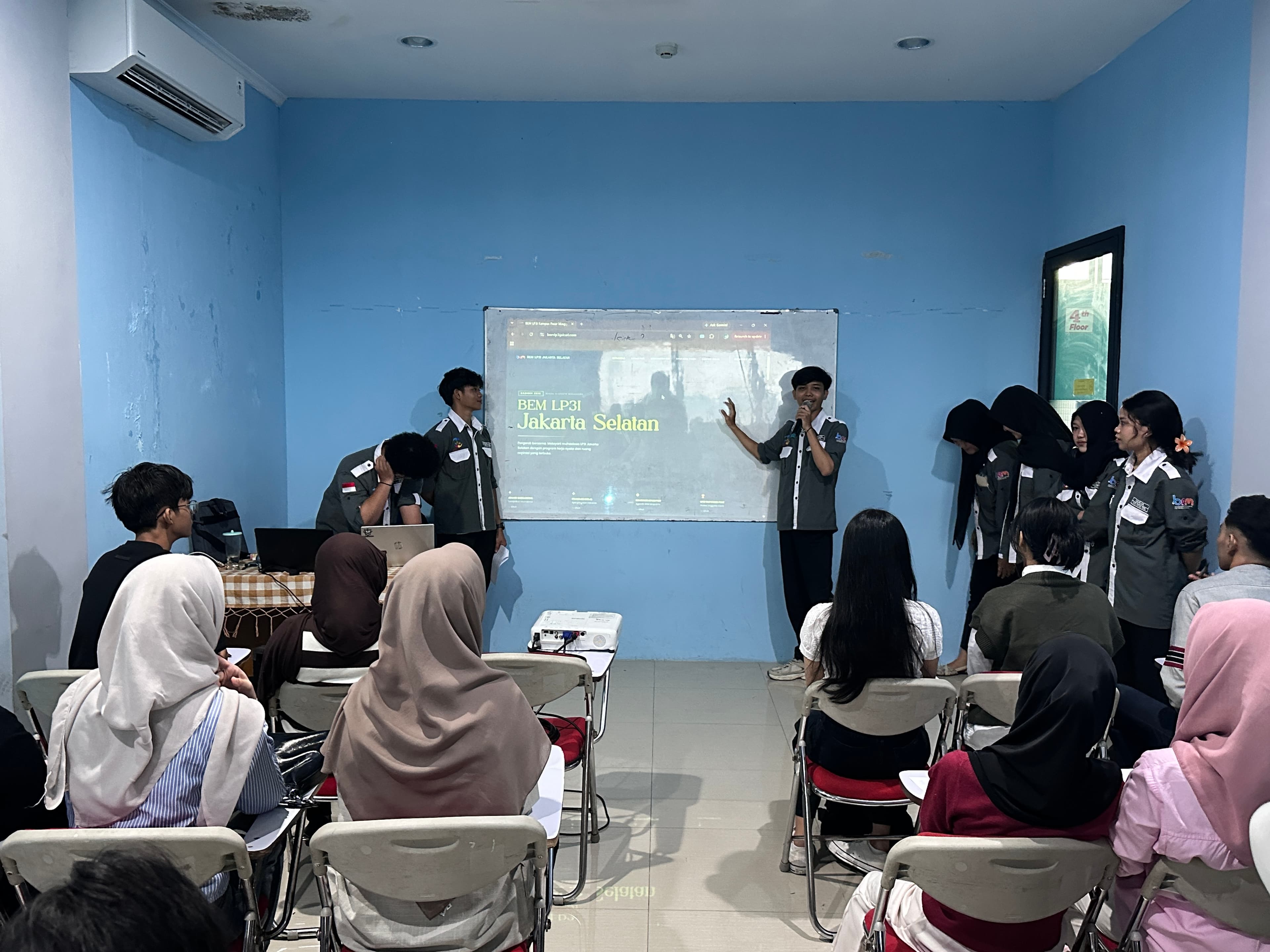Dokumentasi Sosialisasi BEM 16